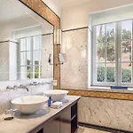 Boutique Alhambra 5* مالي لوشينغْ