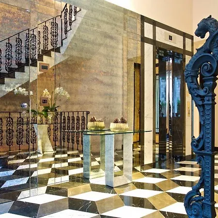 Boutique Alhambra Hotel 5*