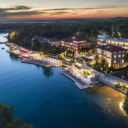 Отель Boutique Alhambra 5*