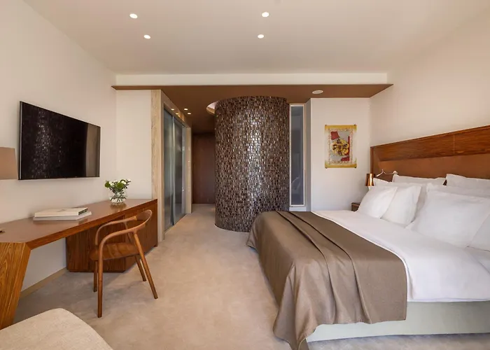 Boutique Alhambra Hotel 5*